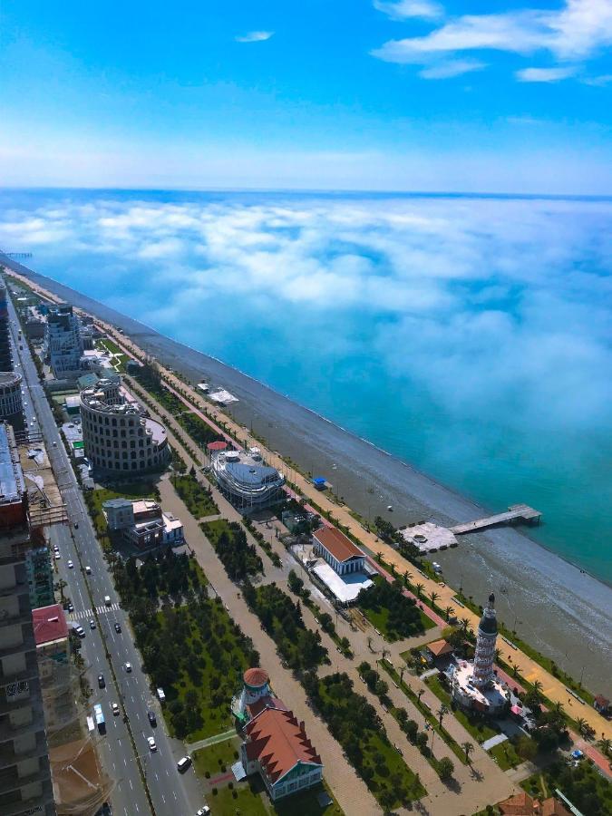 Orbi City Apartments On The Beach Батуми Екстериор снимка