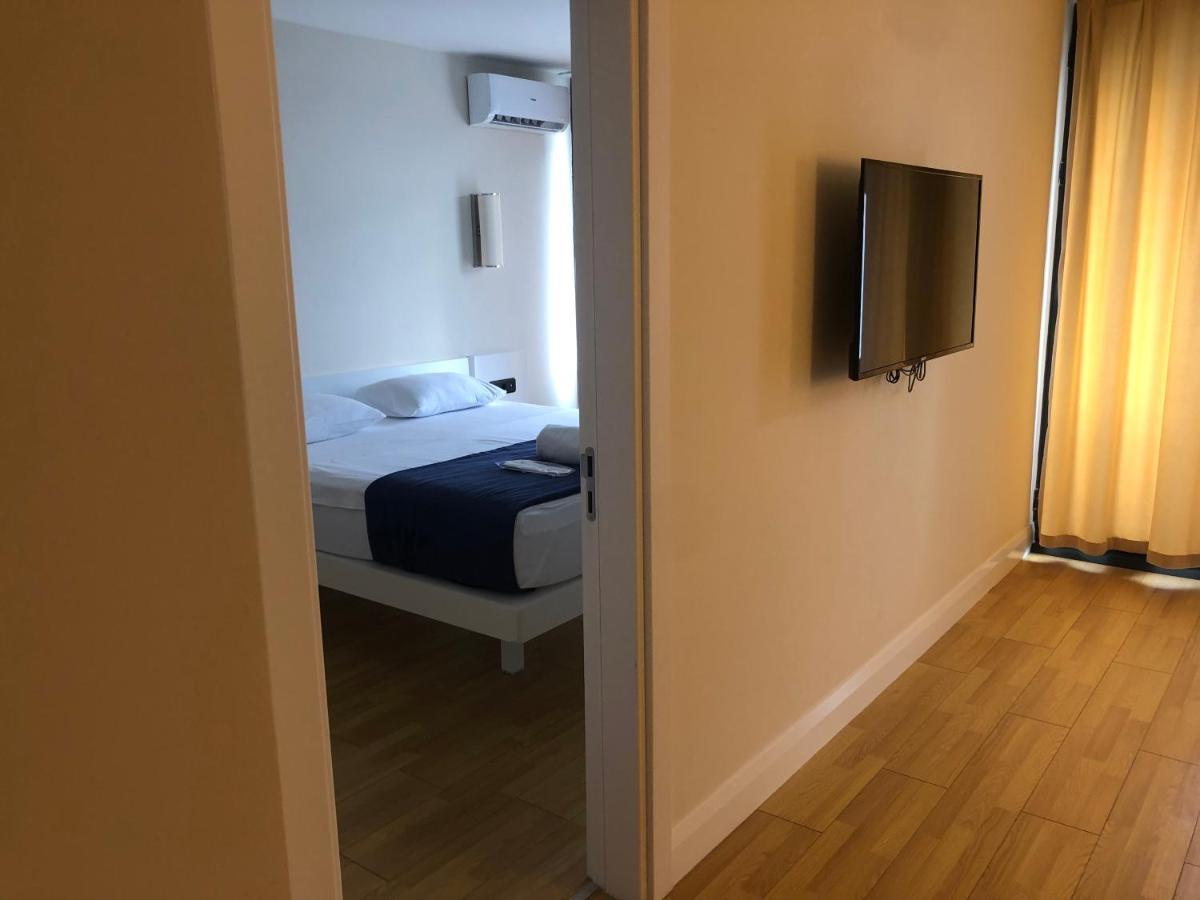 Orbi City Apartments On The Beach Батуми Екстериор снимка