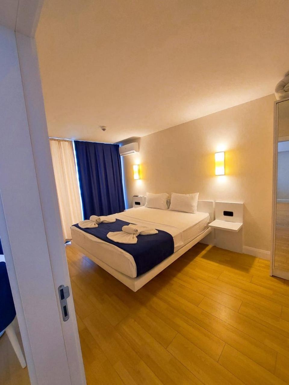 Orbi City Apartments On The Beach Батуми Екстериор снимка