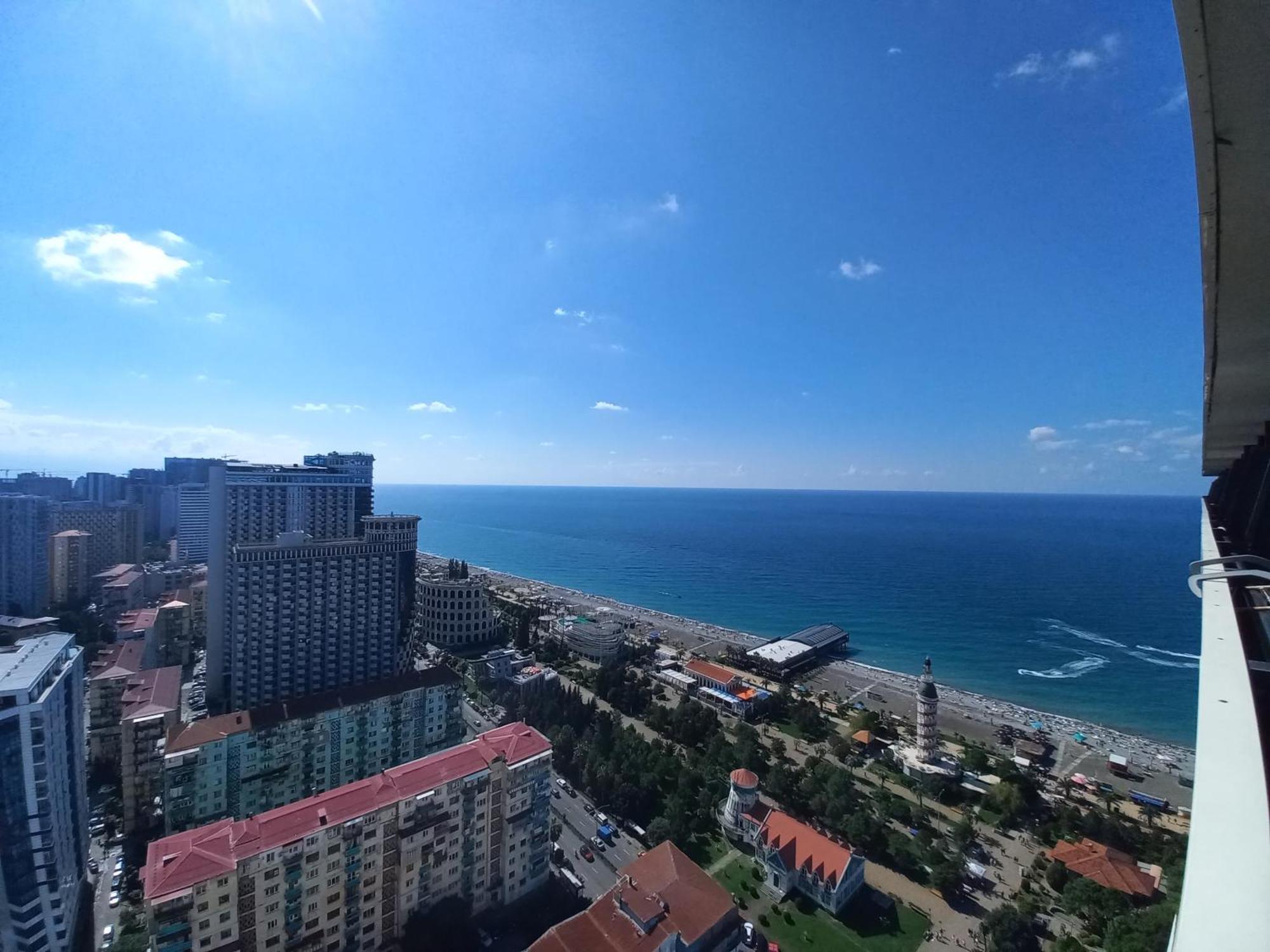 Orbi City Apartments On The Beach Батуми Екстериор снимка