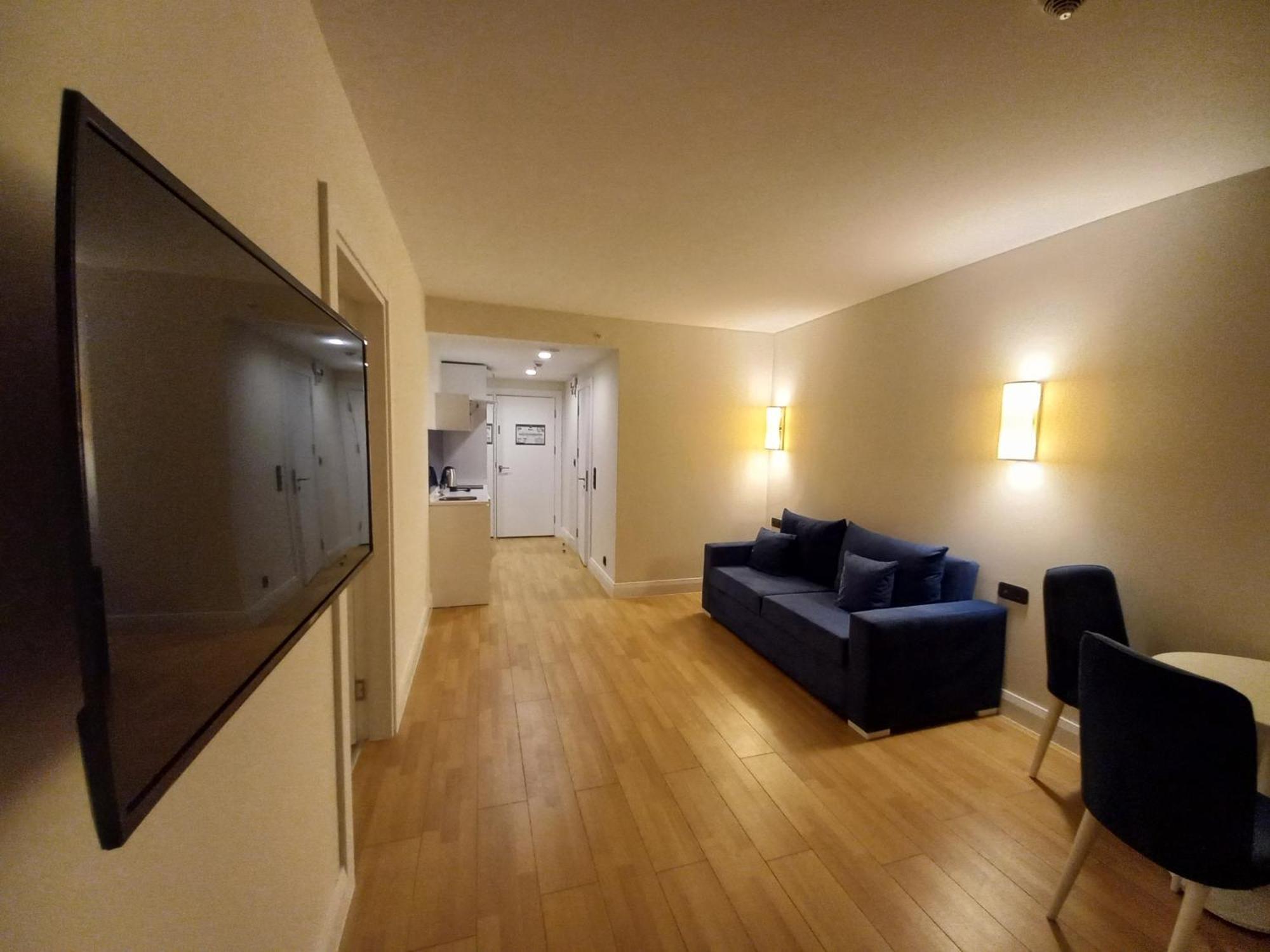 Orbi City Apartments On The Beach Батуми Екстериор снимка
