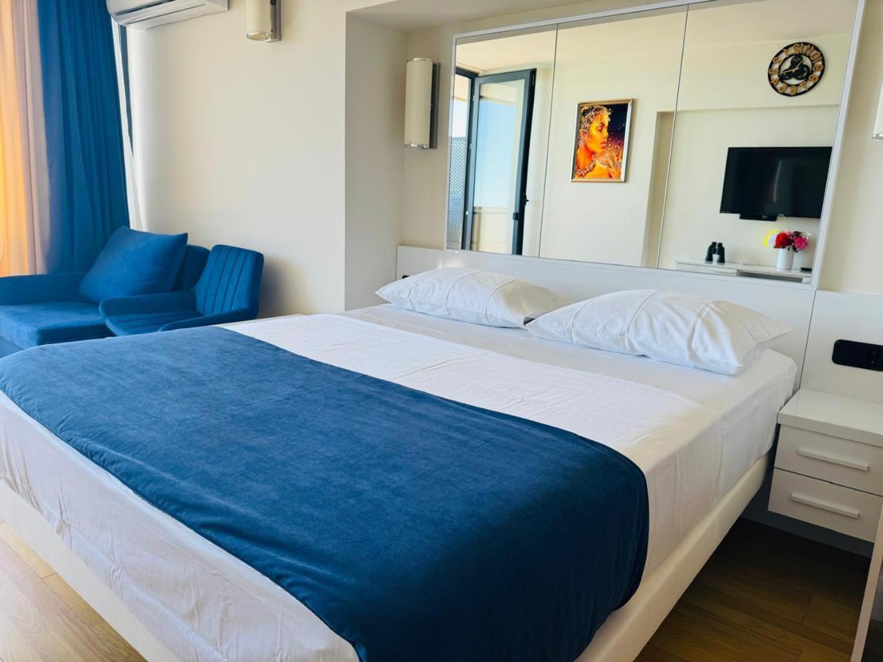 Orbi City Apartments On The Beach Батуми Екстериор снимка