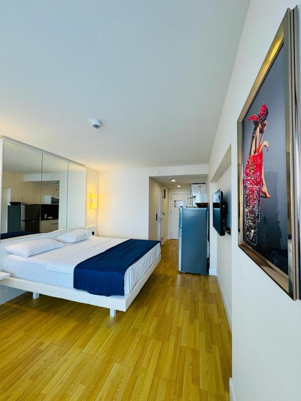 Orbi City Apartments On The Beach Батуми Екстериор снимка