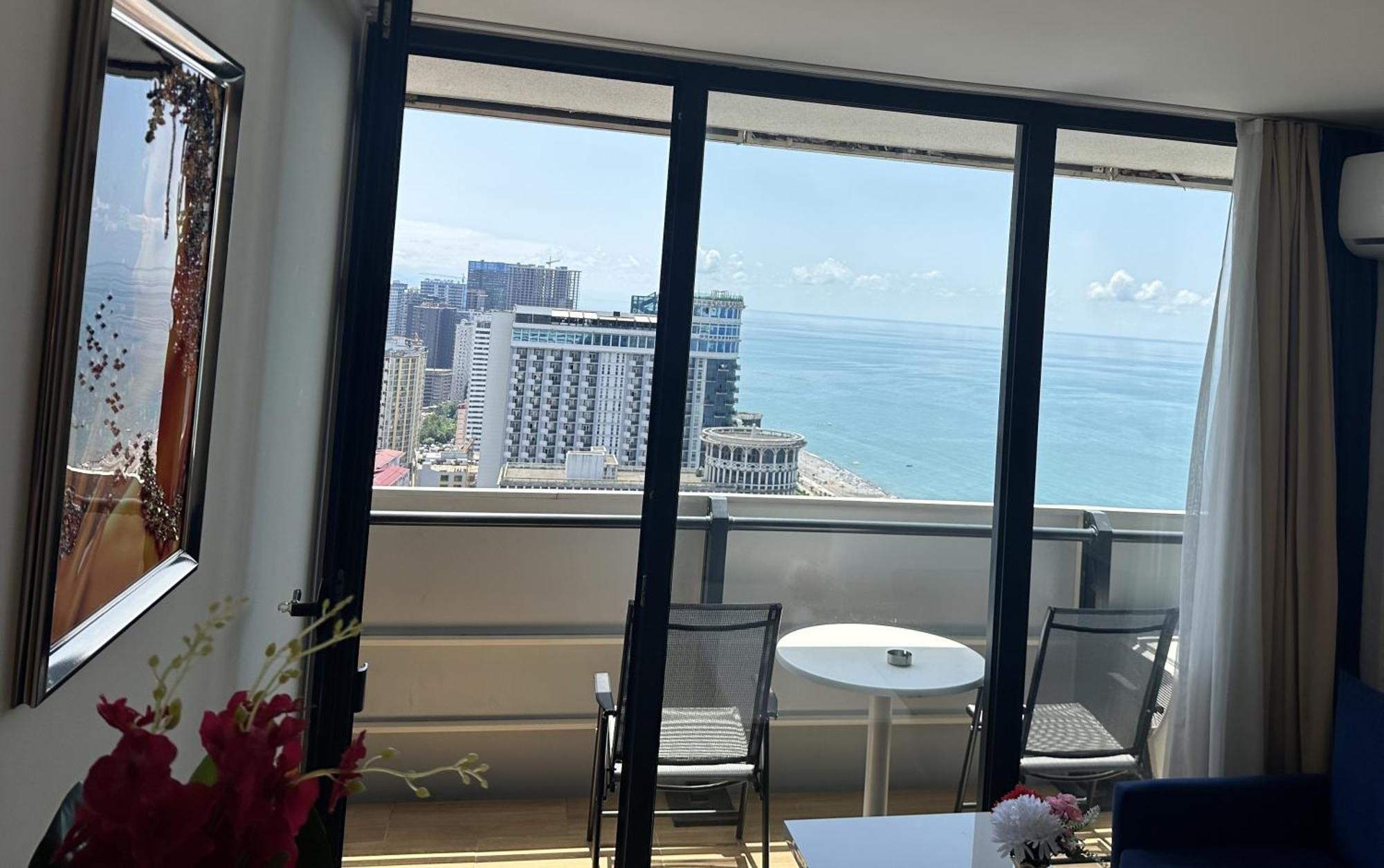 Orbi City Apartments On The Beach Батуми Екстериор снимка